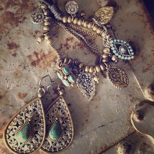 Turquoise and Gold Earring Bracelet Set